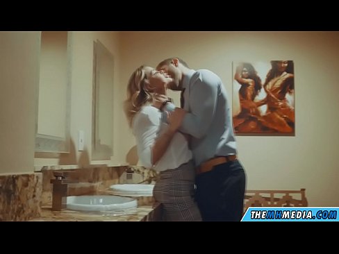 ❤️ Når en barmfagre blondine forfører deg på et offentlig toalett ❤ Hjemmelaget porno ved no.safehaus.top ❌️